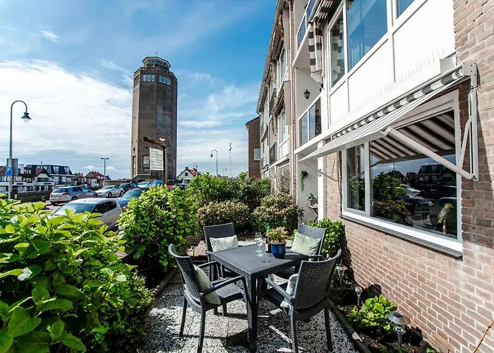 En Papillon Daire Zandvoort